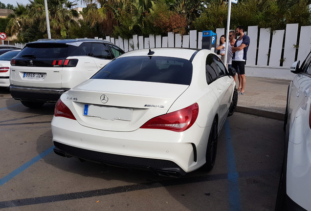 Mercedes-Benz CLA 45 AMG C117