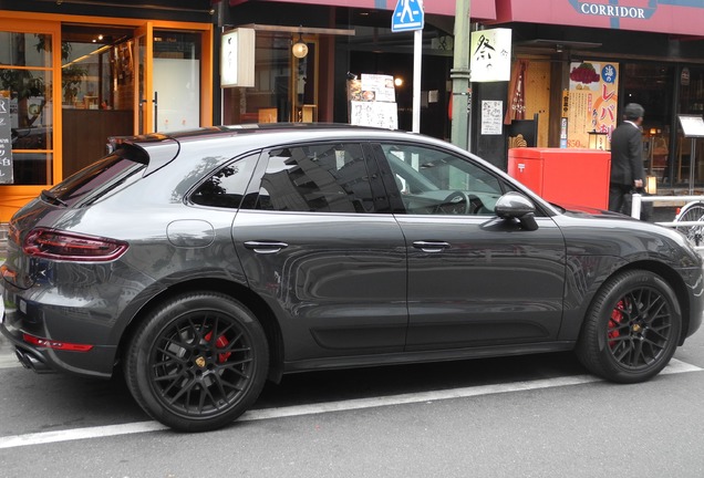 Porsche 95B Macan GTS