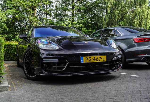 Porsche 971 Panamera Turbo