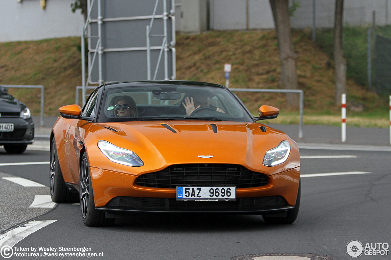 Aston Martin DB11