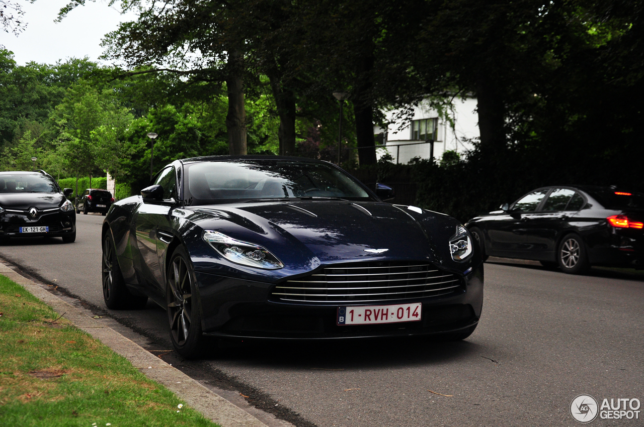 Aston Martin DB11