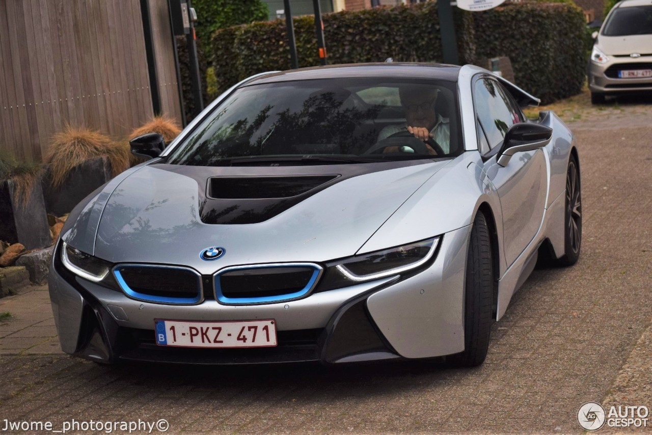 BMW i8