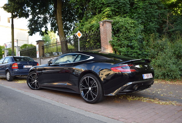 Aston Martin Vanquish 2013