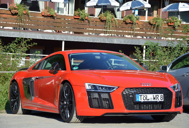 Audi R8 V10 Plus 2015