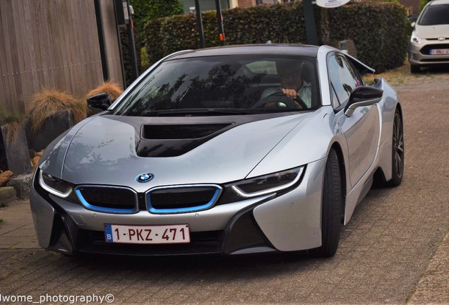 BMW i8