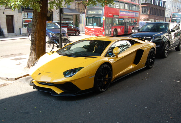 Lamborghini Aventador S LP740-4