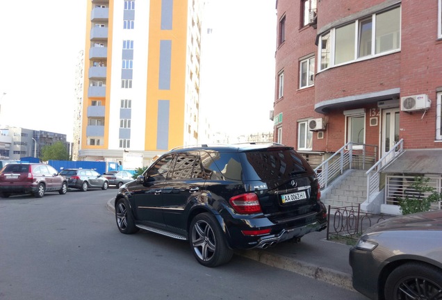 Mercedes-Benz ML 63 AMG 10th Anniversary