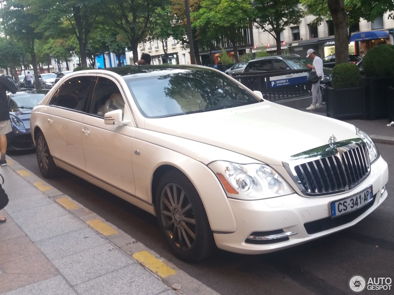 Maybach 62 S Landaulet 2011