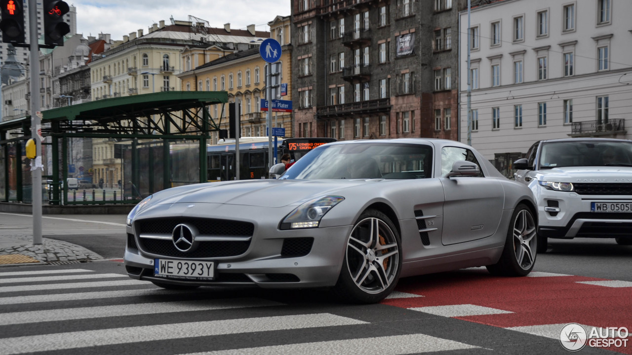 Mercedes-Benz SLS AMG