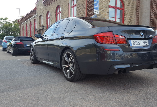 BMW M5 F10 2011