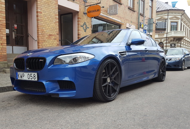 BMW M5 F10 2011