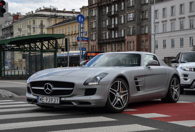 Mercedes-Benz SLS AMG