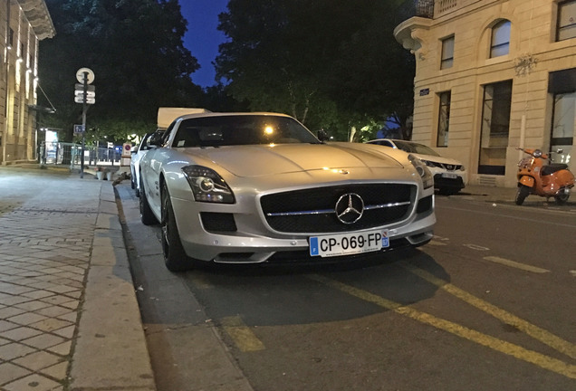 Mercedes-Benz SLS AMG