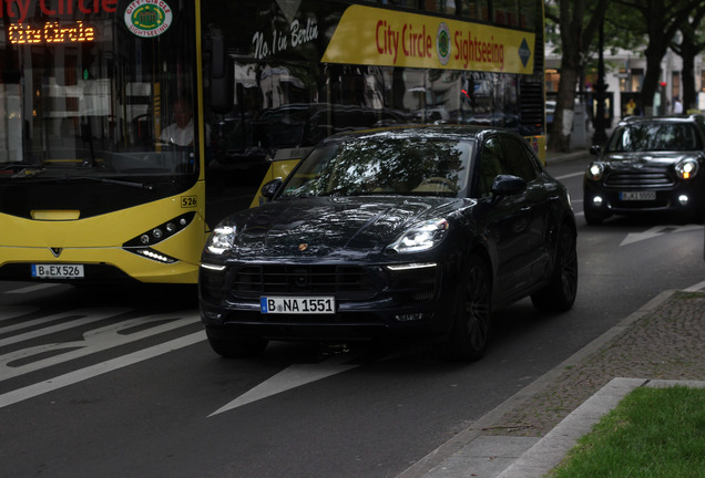 Porsche 95B Macan GTS