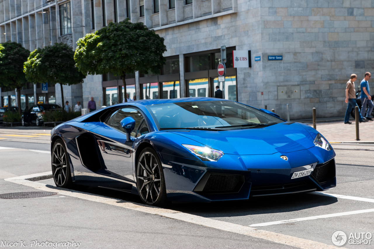 Lamborghini Aventador LP700-4