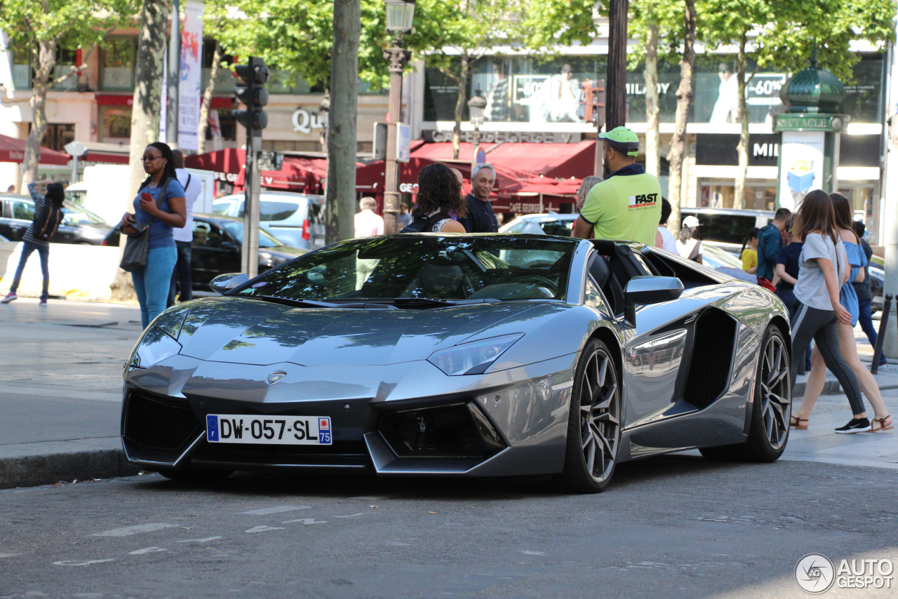 Lamborghini Aventador LP700-4 Roadster