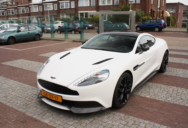 Aston Martin Vanquish 2015 Carbon White Edition