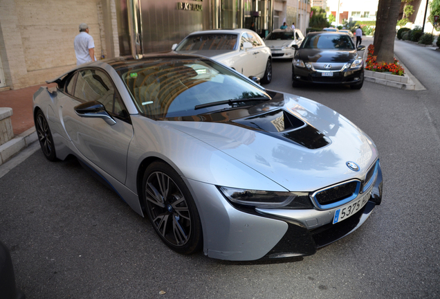 BMW i8