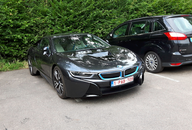 BMW i8