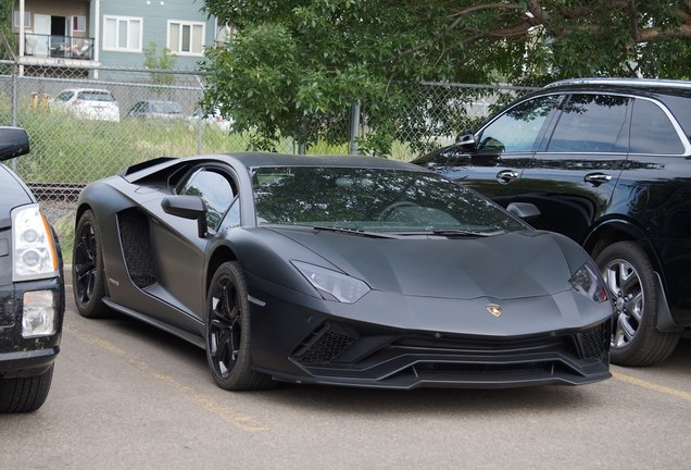 Lamborghini Aventador S LP740-4