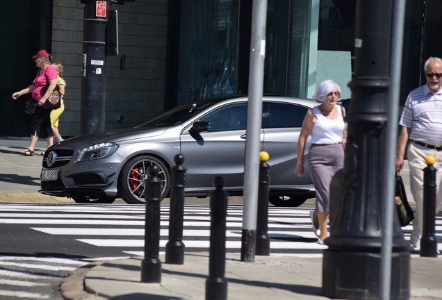 Mercedes-Benz A 45 AMG