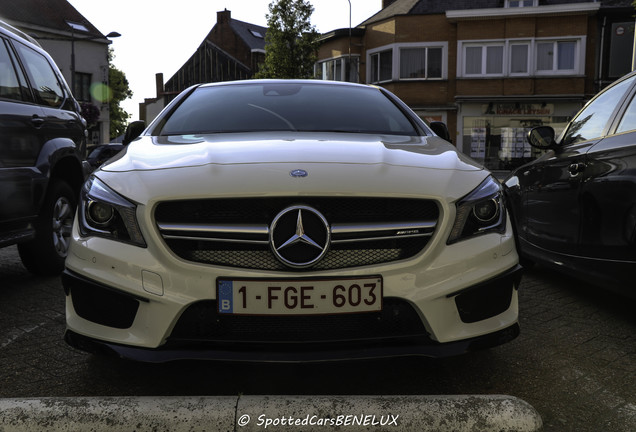 Mercedes-Benz CLA 45 AMG Shooting Brake