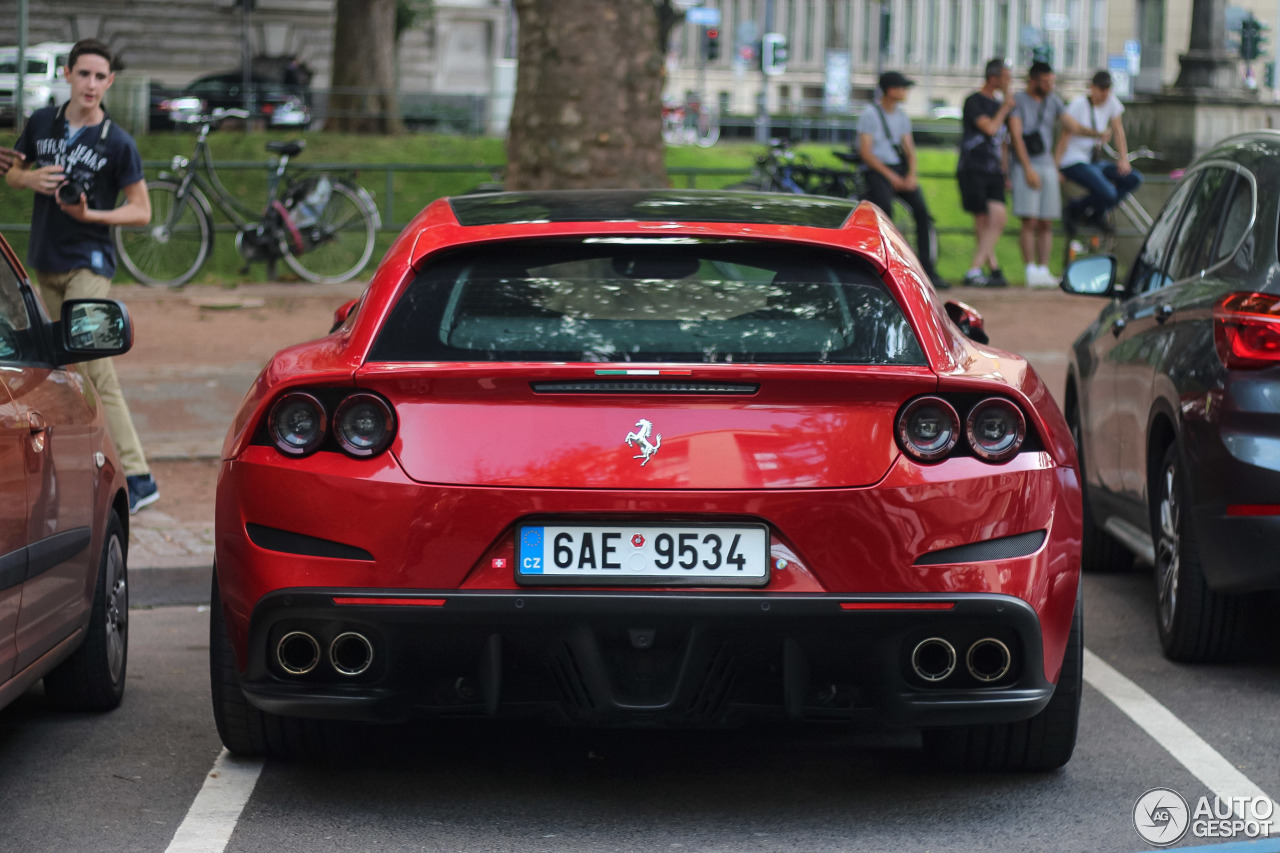 Ferrari GTC4Lusso