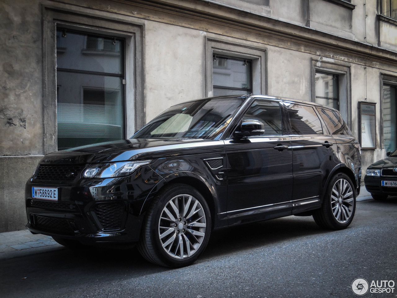 Land Rover Range Rover Sport SVR