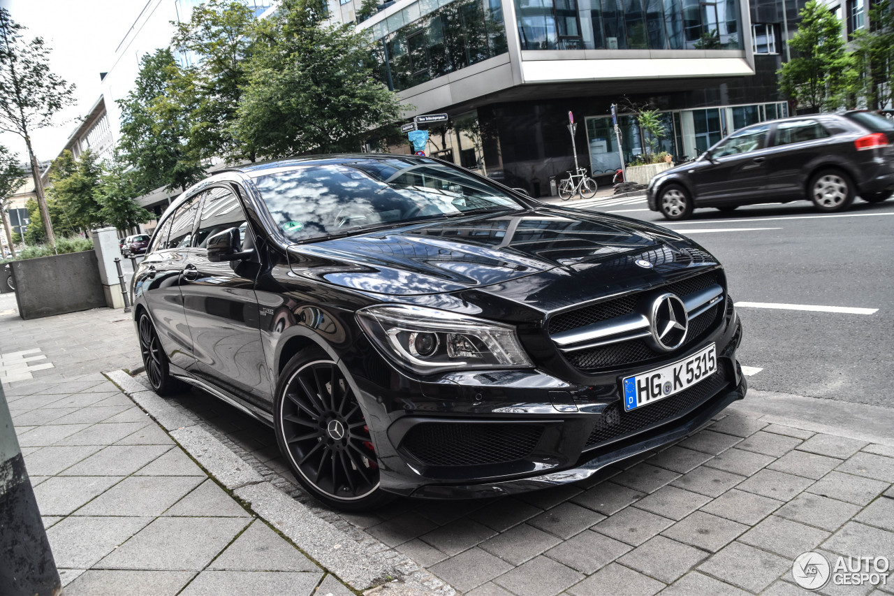 Mercedes-Benz CLA 45 AMG Shooting Brake