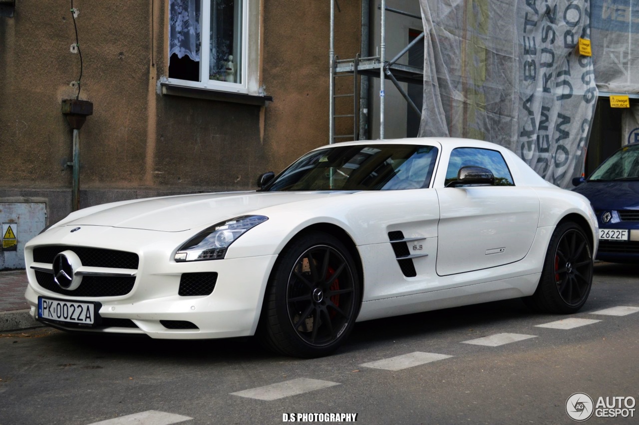 Mercedes-Benz SLS AMG