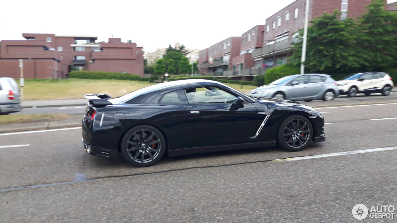 Nissan GT-R 2011