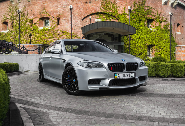 BMW M5 F10 2011