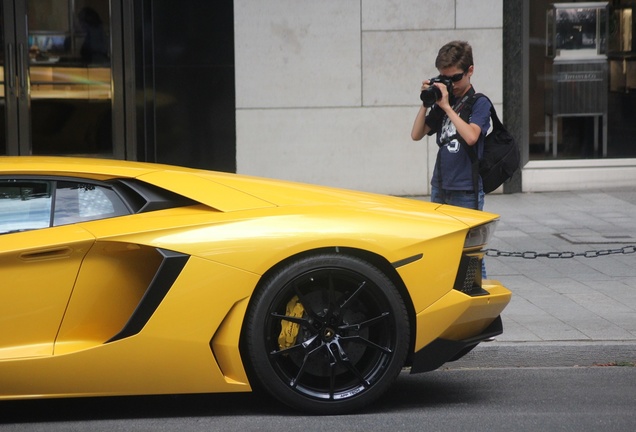 Lamborghini Aventador LP700-4