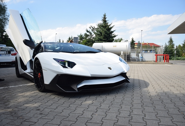 Lamborghini Aventador LP750-4 SuperVeloce Roadster