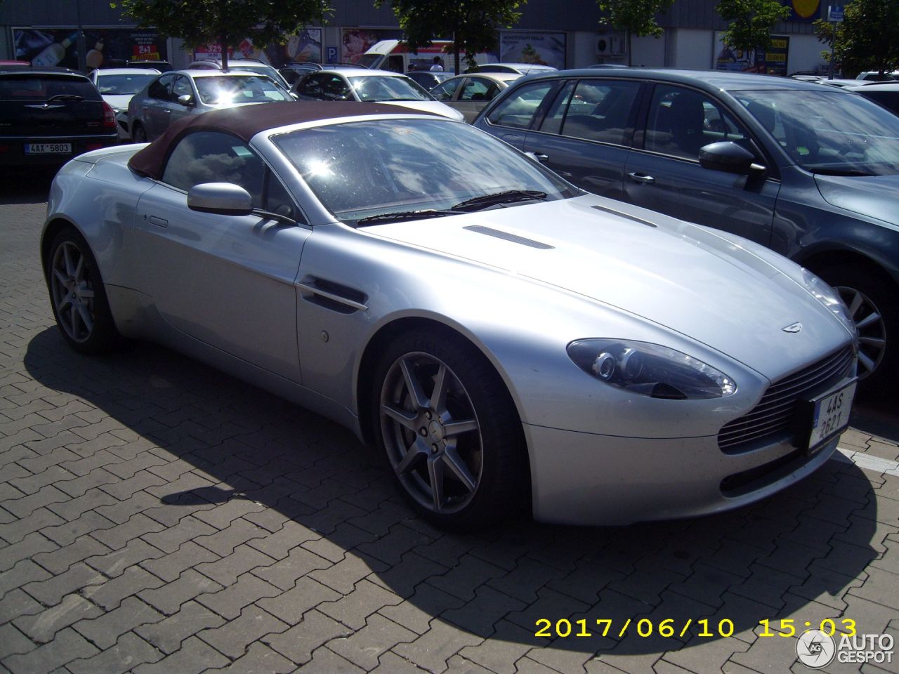 Aston Martin V8 Vantage Roadster