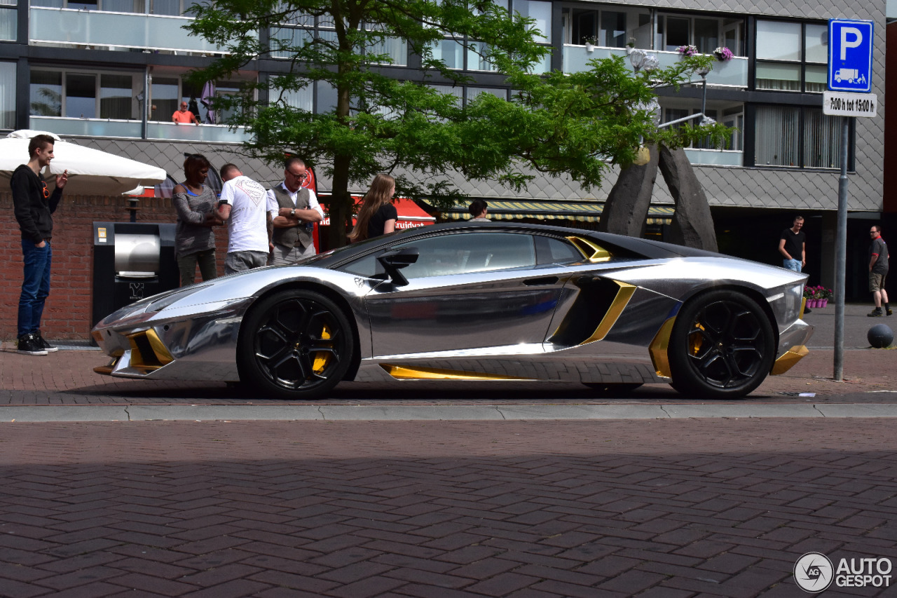 Lamborghini Aventador LP700-4