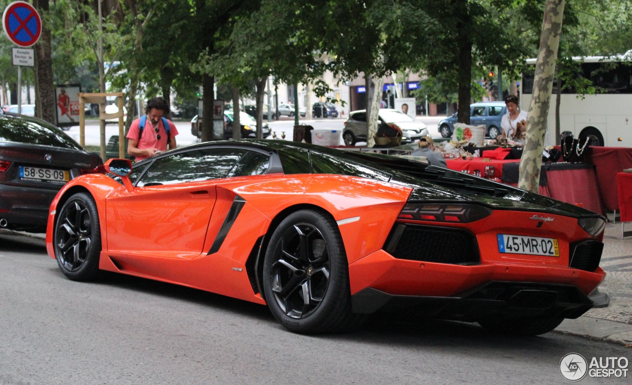 Lamborghini Aventador LP700-4