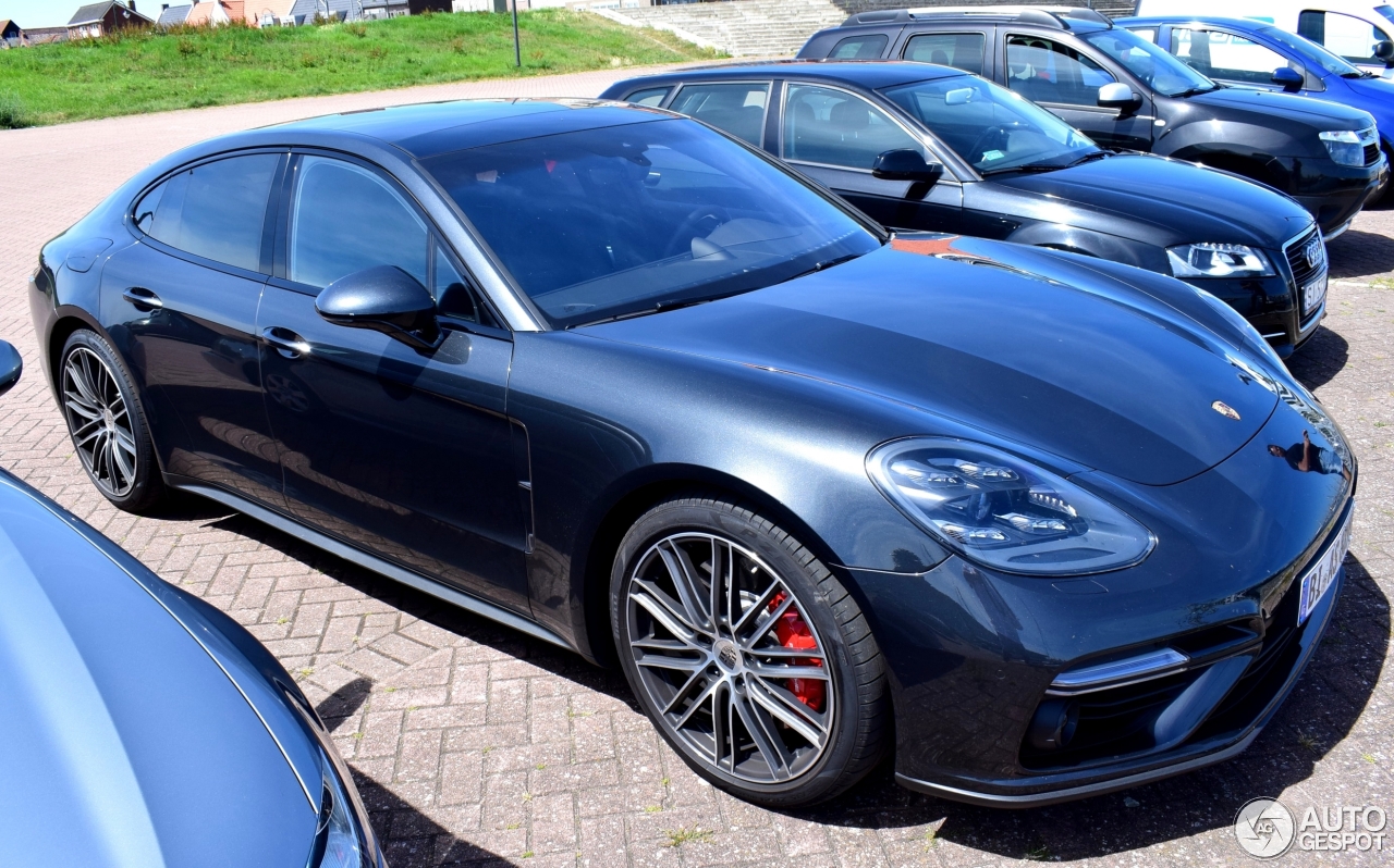 Porsche 971 Panamera Turbo