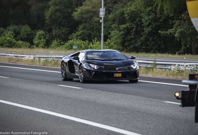 Lamborghini Aventador LP700-4 Roadster