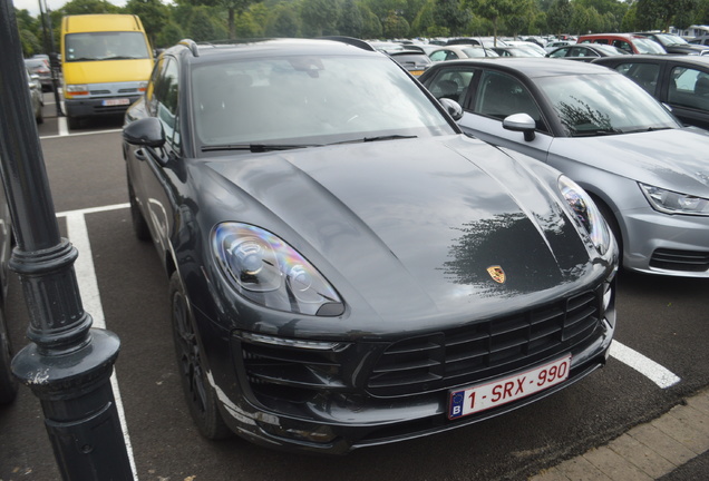 Porsche 95B Macan GTS