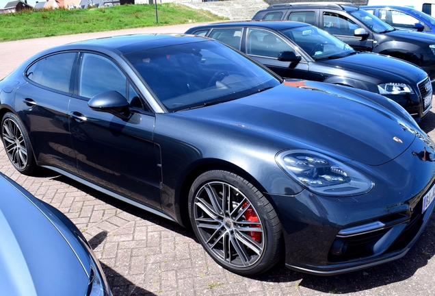 Porsche 971 Panamera Turbo