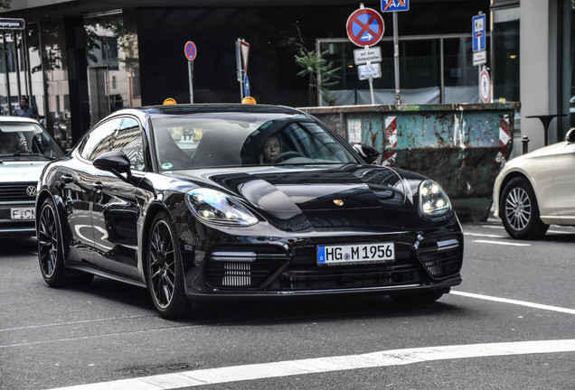 Porsche 971 Panamera Turbo