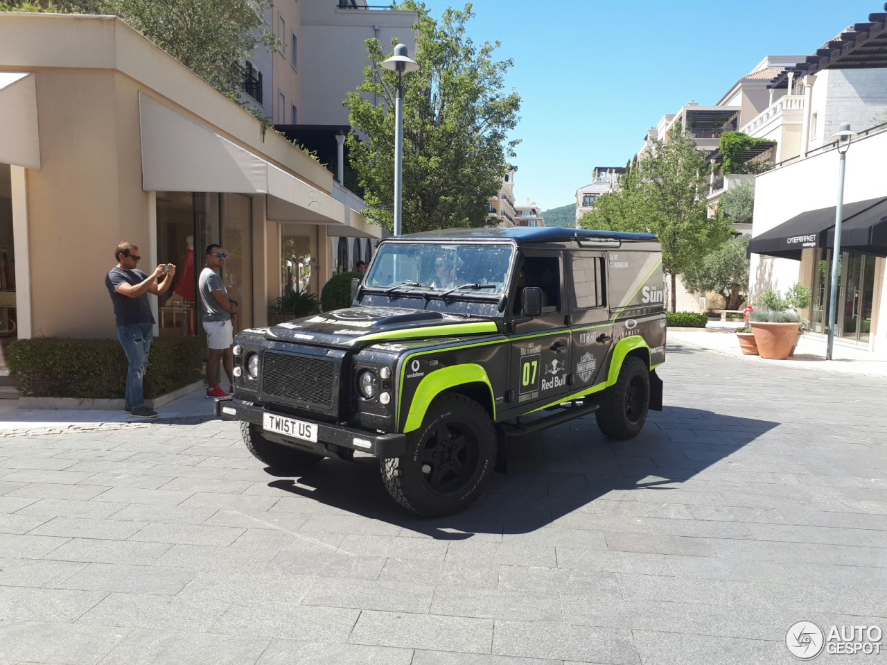 Land Rover Defender