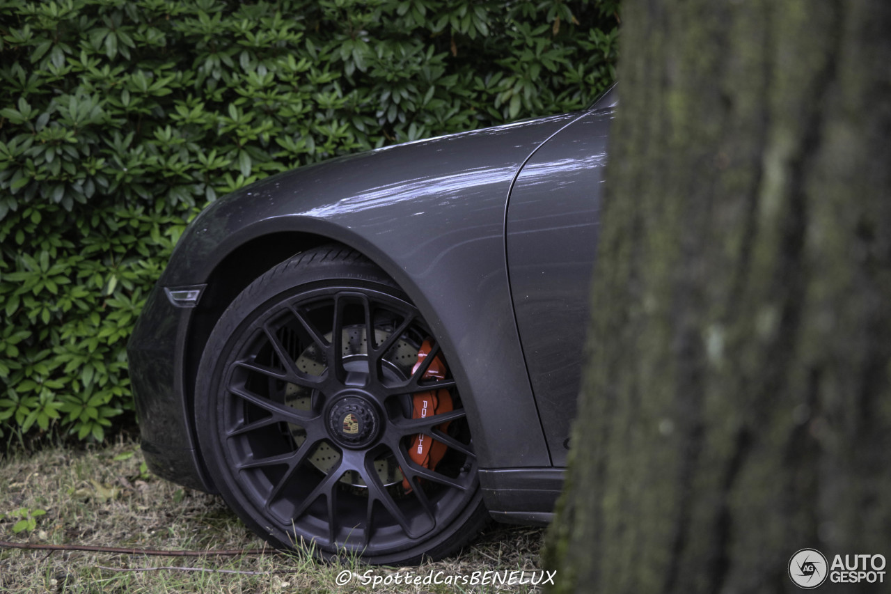 Porsche 991 Carrera 4 GTS Cabriolet MkI