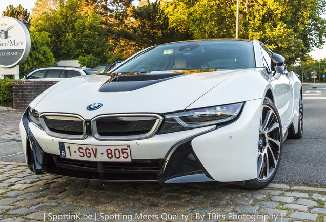 BMW i8