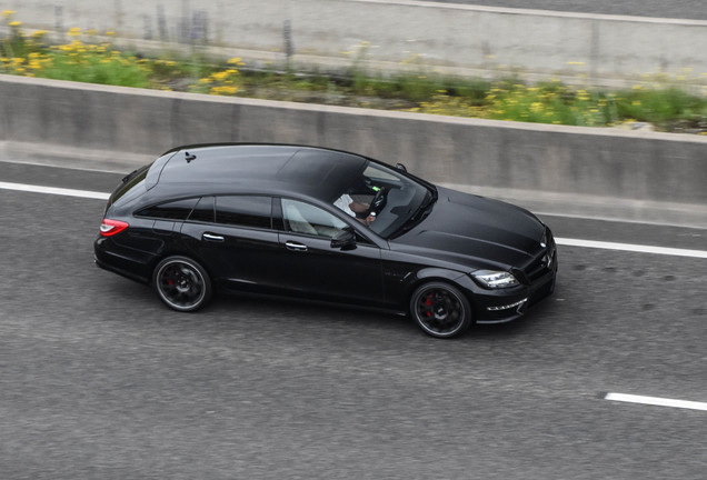 Mercedes-Benz CLS 63 AMG X218 Shooting Brake