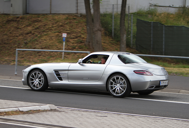 Mercedes-Benz SLS AMG