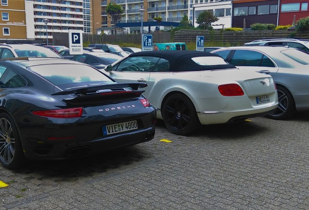 Bentley Continental GTC V8