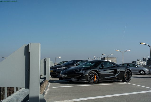 McLaren 570S