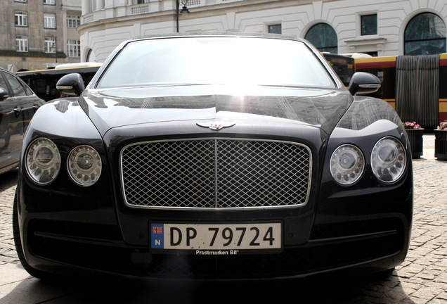 Bentley Flying Spur V8